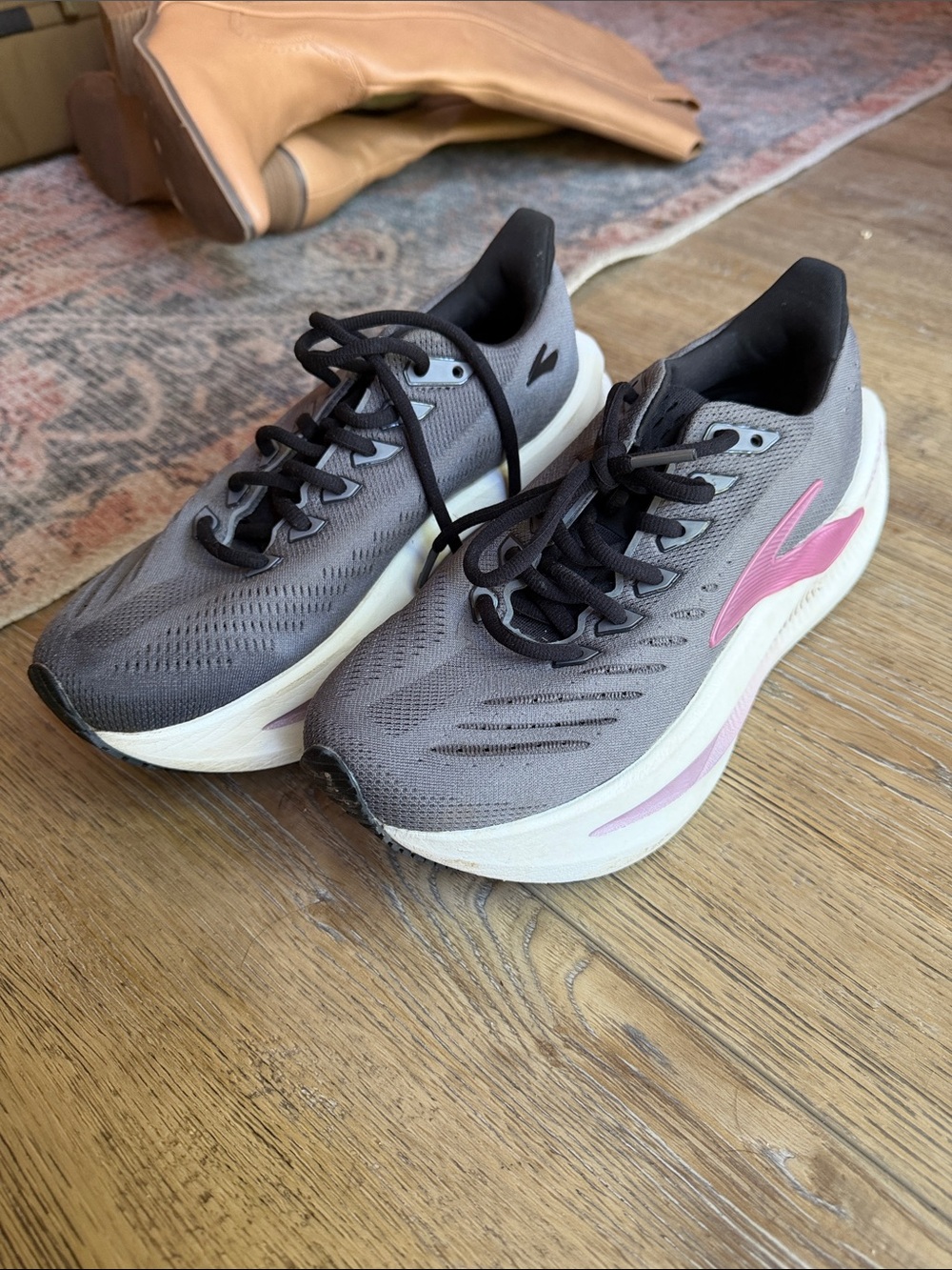 Brooks Glyerin Max
